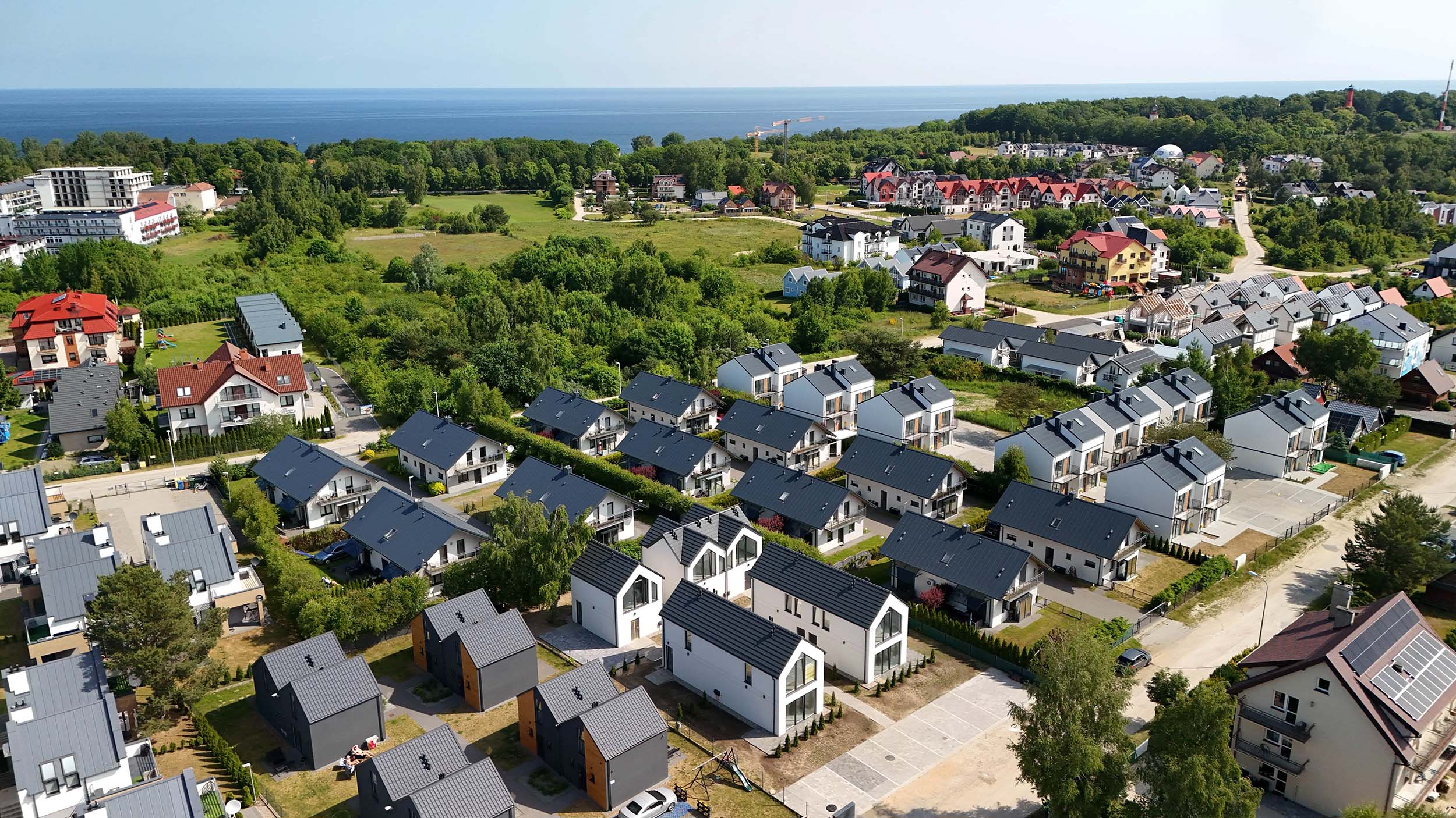 lDJI_20240607100159_0155_D-min